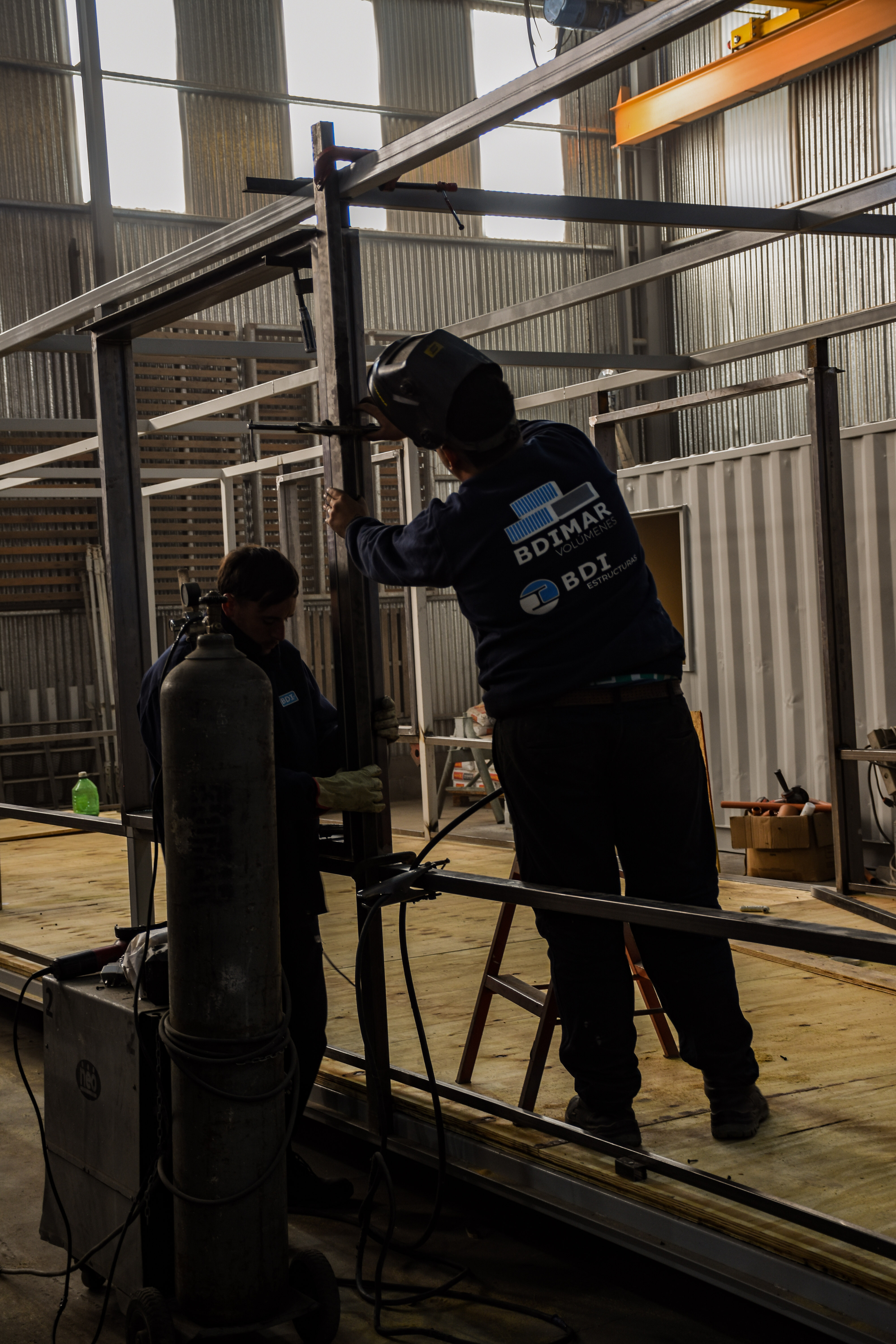 Equipo de operarios de BDI en planta